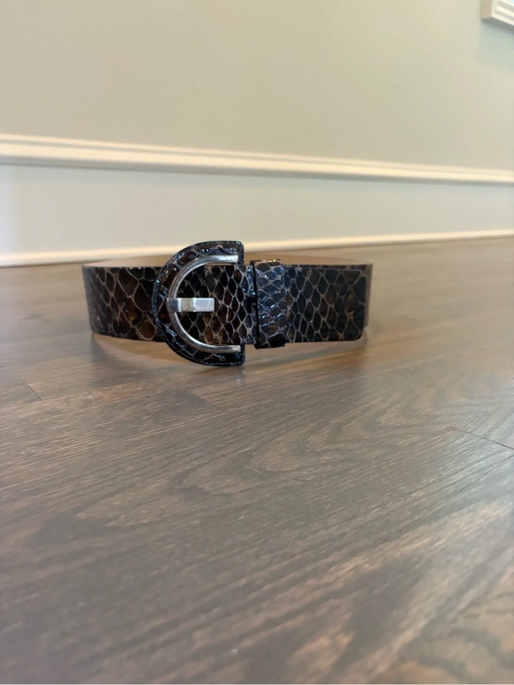 Banana Republic size medium leather belt